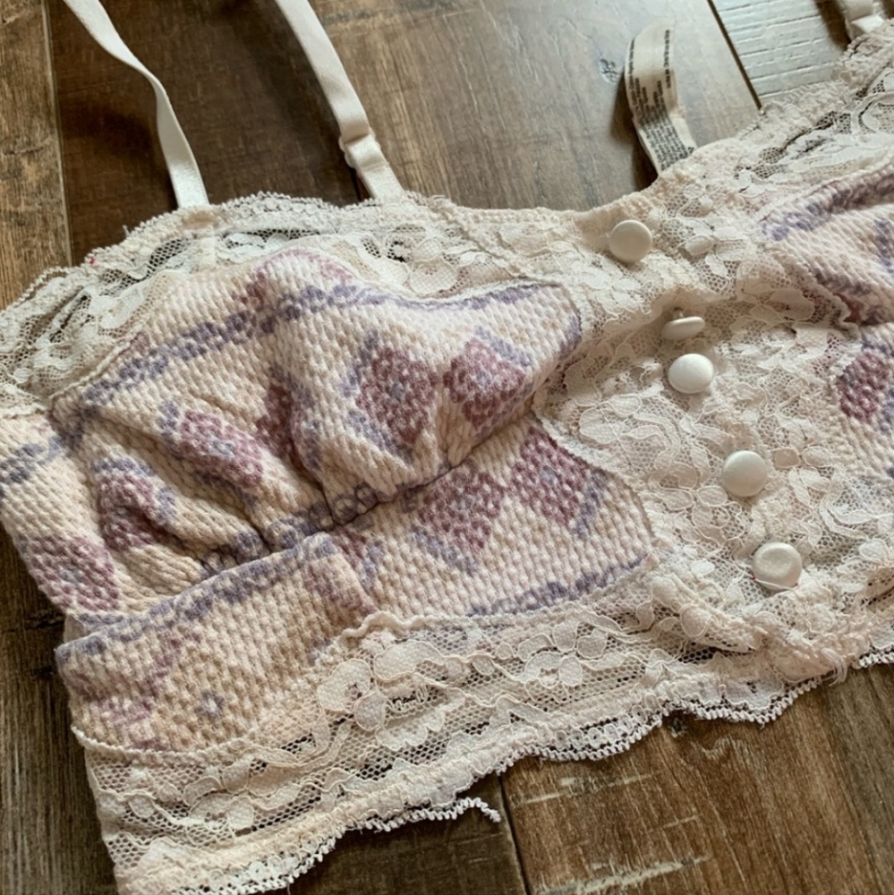 ISO!! FP Bralette size M